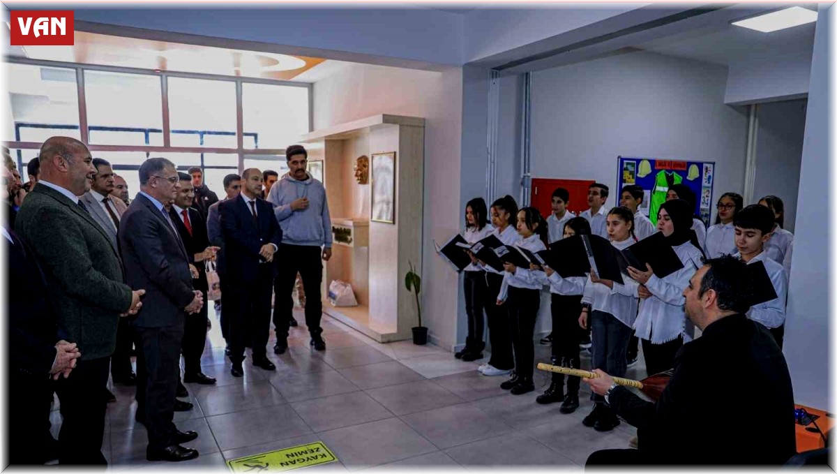 Van'da 312 bin öğrenci ve 19 bin öğretmen için yarıyıl tatili başladı