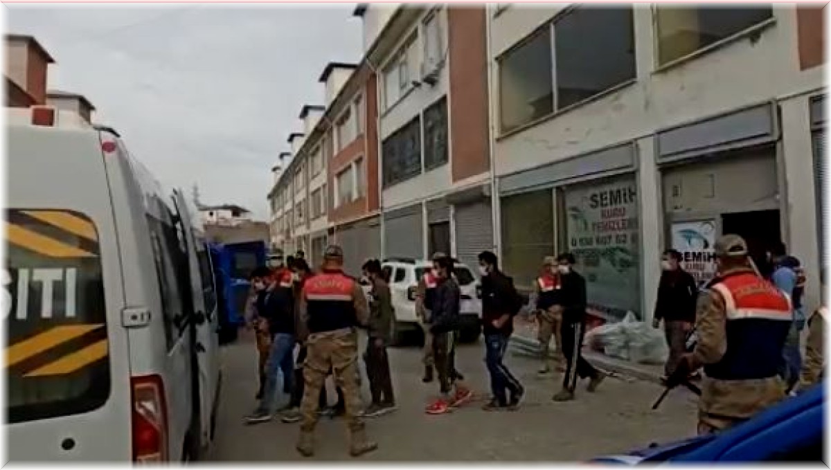 Van'da 33 düzensiz göçmen yakalandı