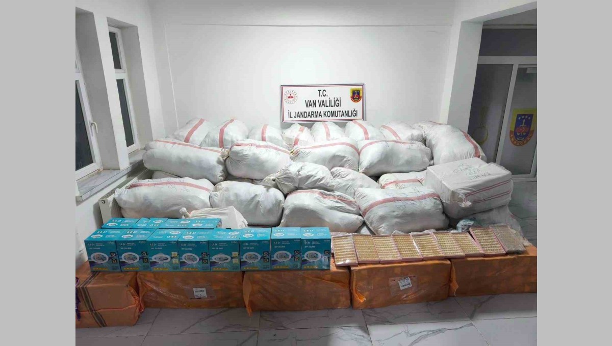 Van'da 4 buçuk milyon TL değerinde kaçak eşya ve malzeme ele geçirildi