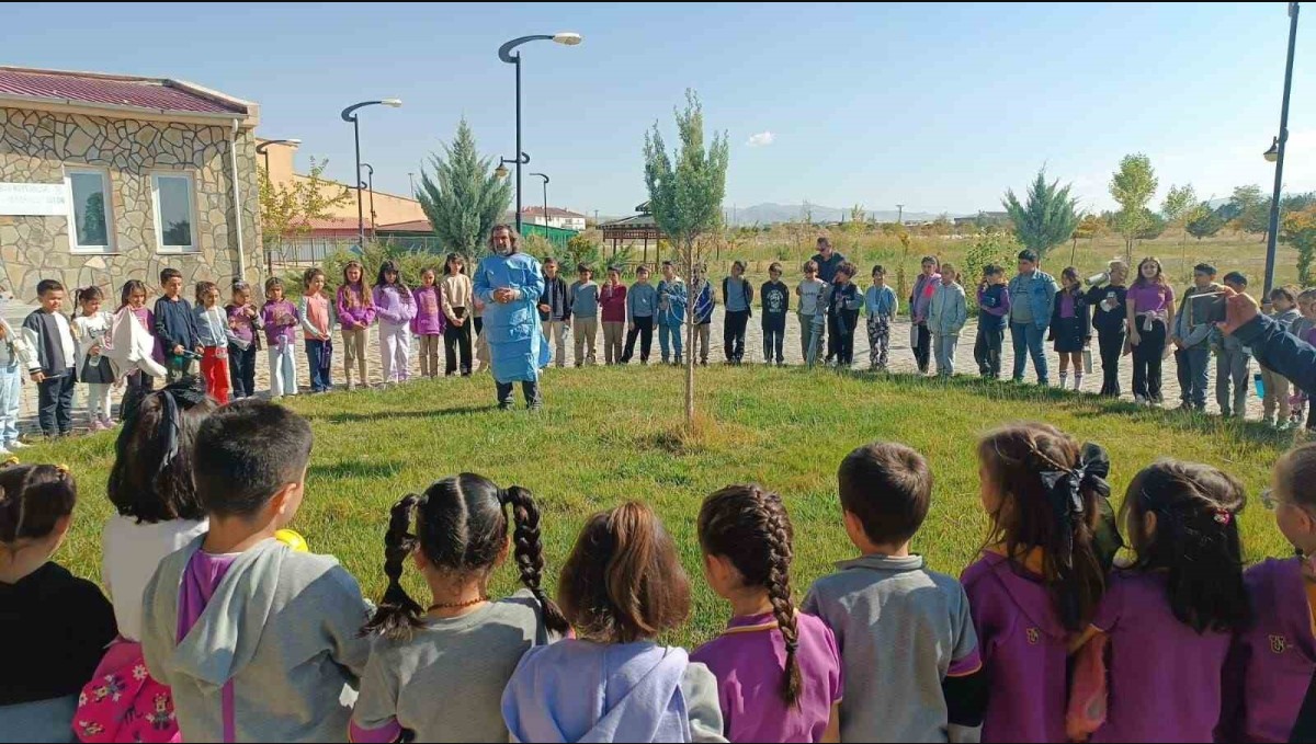 Van'da "4 Ekim Dünya Hayvanları Koruma Günü" etkinliği