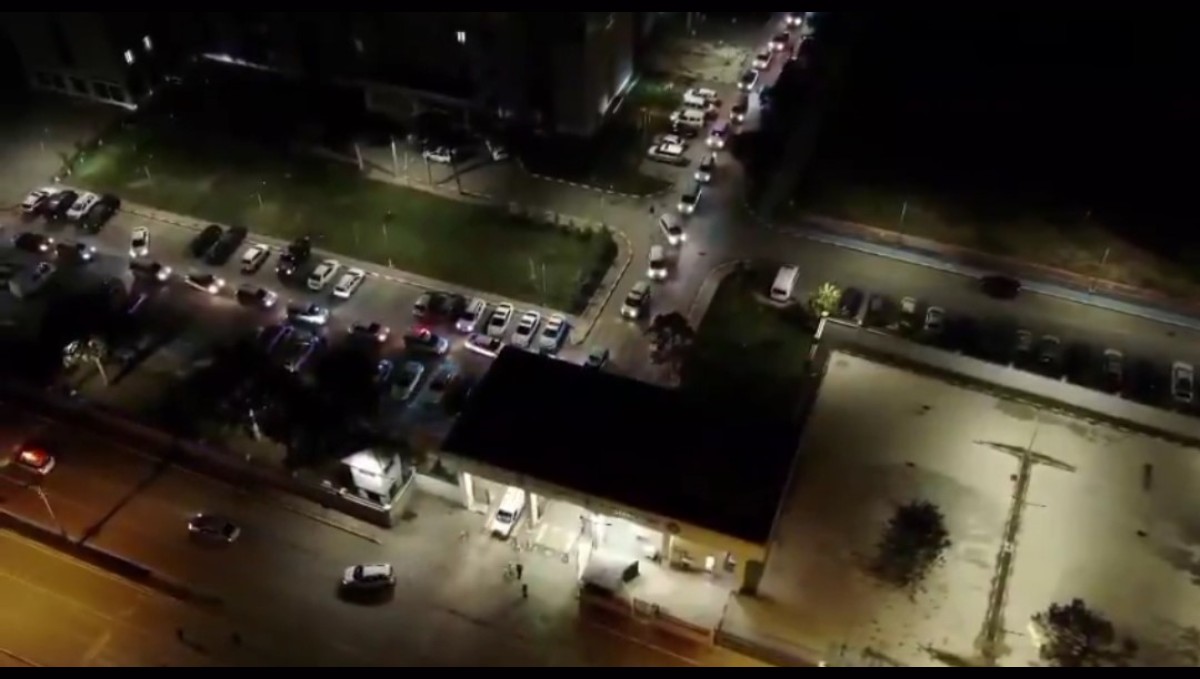 Van'da 4 ev ve 1 iş yerine operasyon: Çok sayıda silah ve mermi ele geçirildi