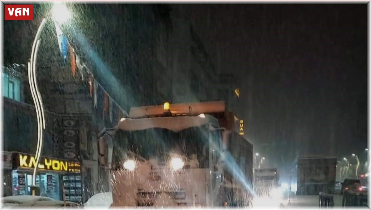 Van'da 446 yerleşim yerinin yolu ulaşıma kapandı