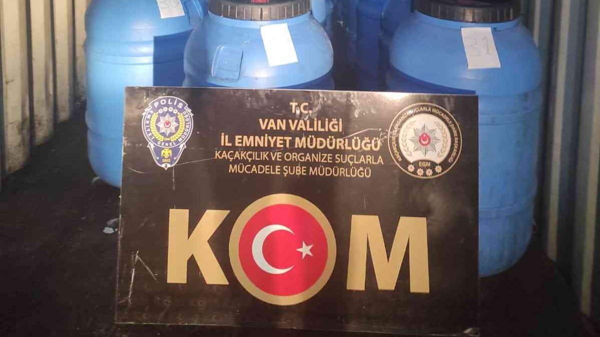 Van'da 5 bin 420 litre sahte içki ele geçirildi