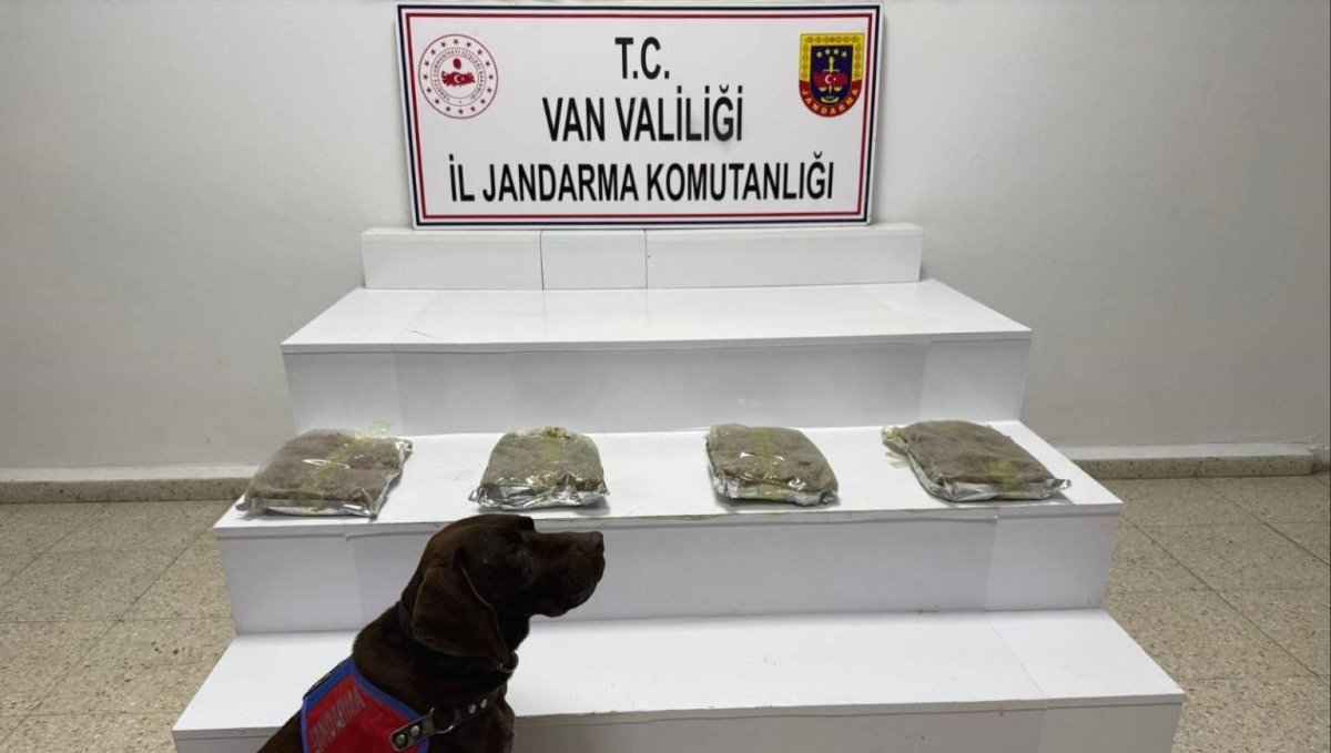 Van'da 5 kilo 250 gram kubar esrar ele geçildi