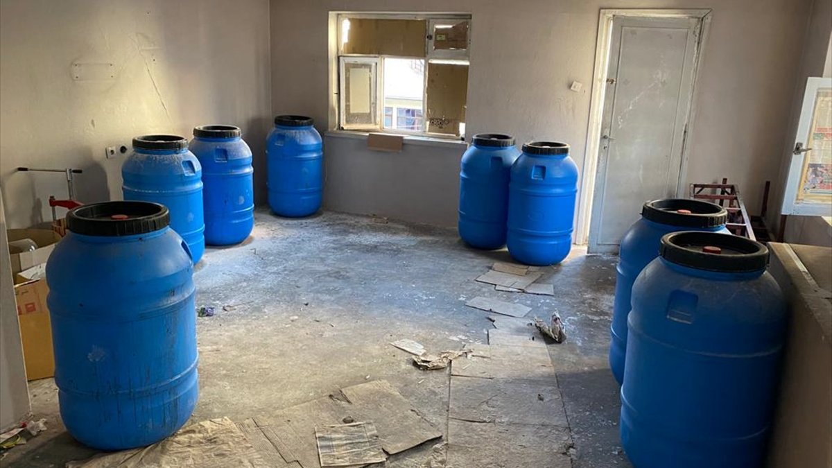 Van'da 5 ton 420 litre sahte içki ele geçirildi