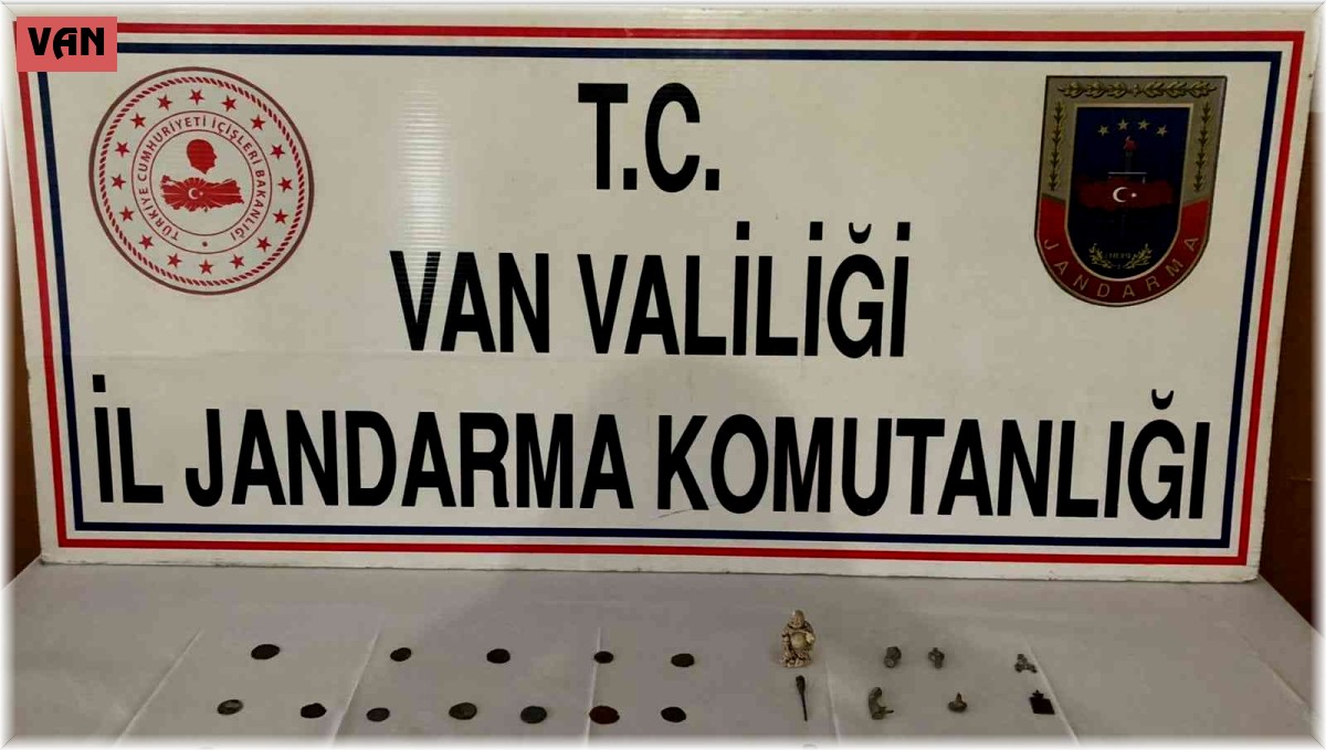 Van'da 53 adet tarihi sikke ve obje ele geçirildi