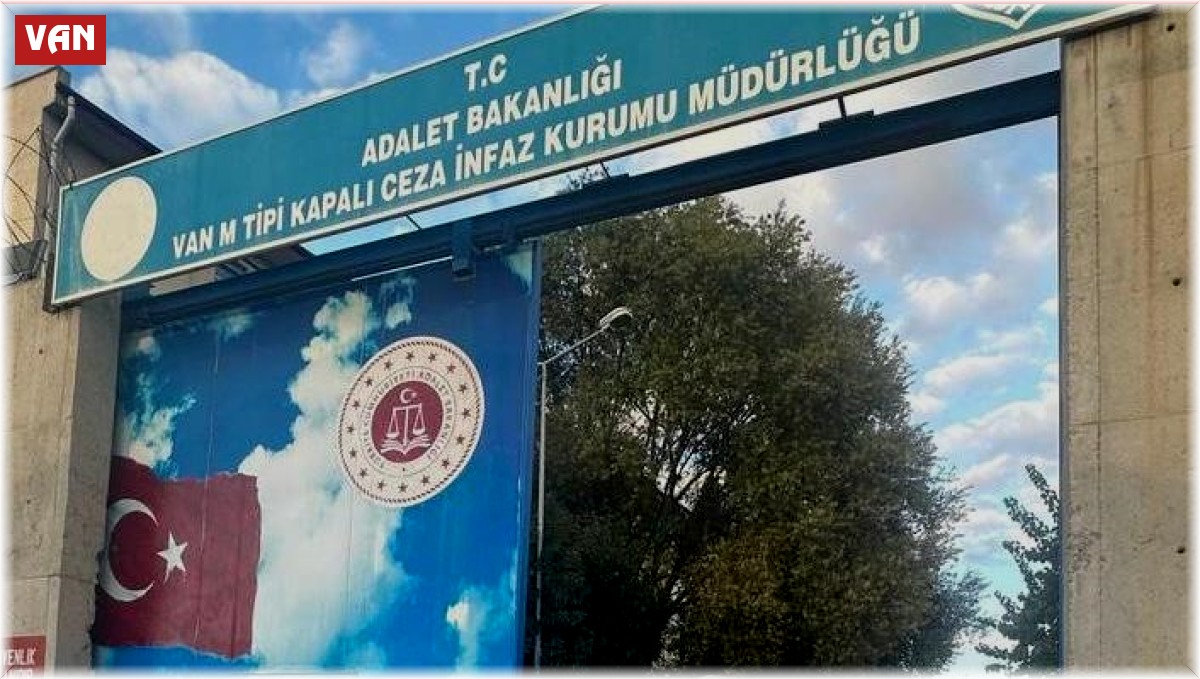 Van'da 54 kaçak göçmen yakalandı