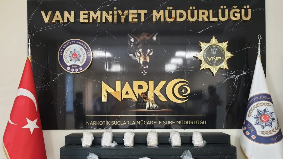 Van'da 6 kilo 48 gram metamfetamin ele geçirildi