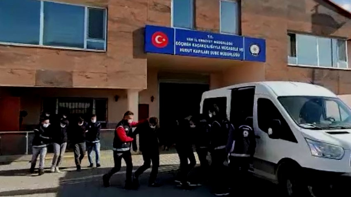 Van'da 6'sı yabancı 15 organizatör yakalandı