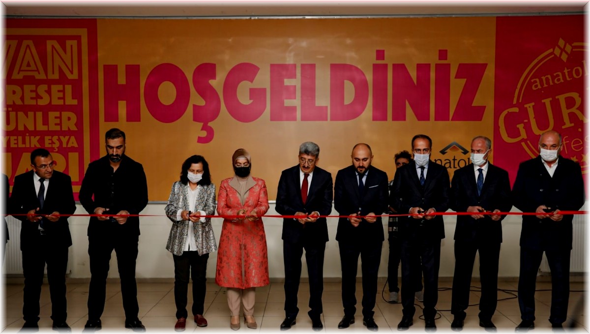 Van'da '6. Yöresel Ürünler ve Hediyelik Eşya Fuarı' kapılarını ziyaretçilere açtı