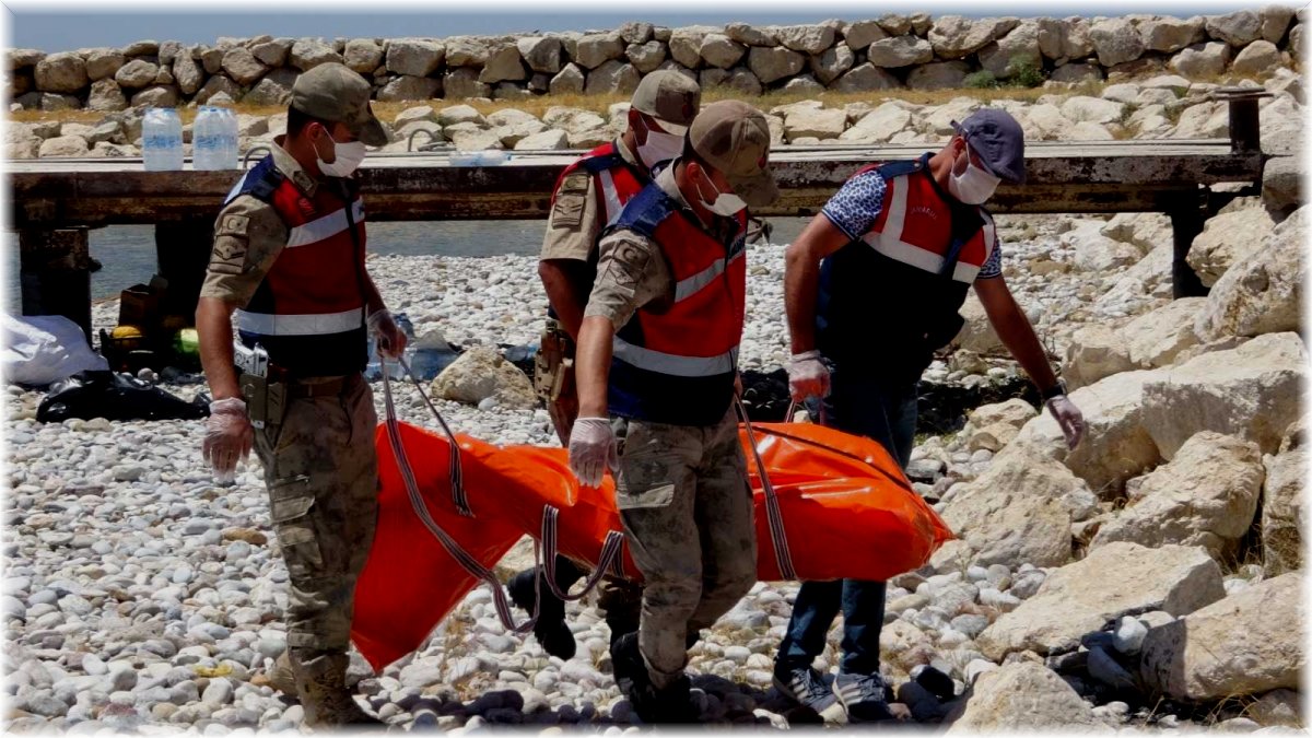 Van'da 61 kişinin öldüğü tekne faciasında dava ertelendi