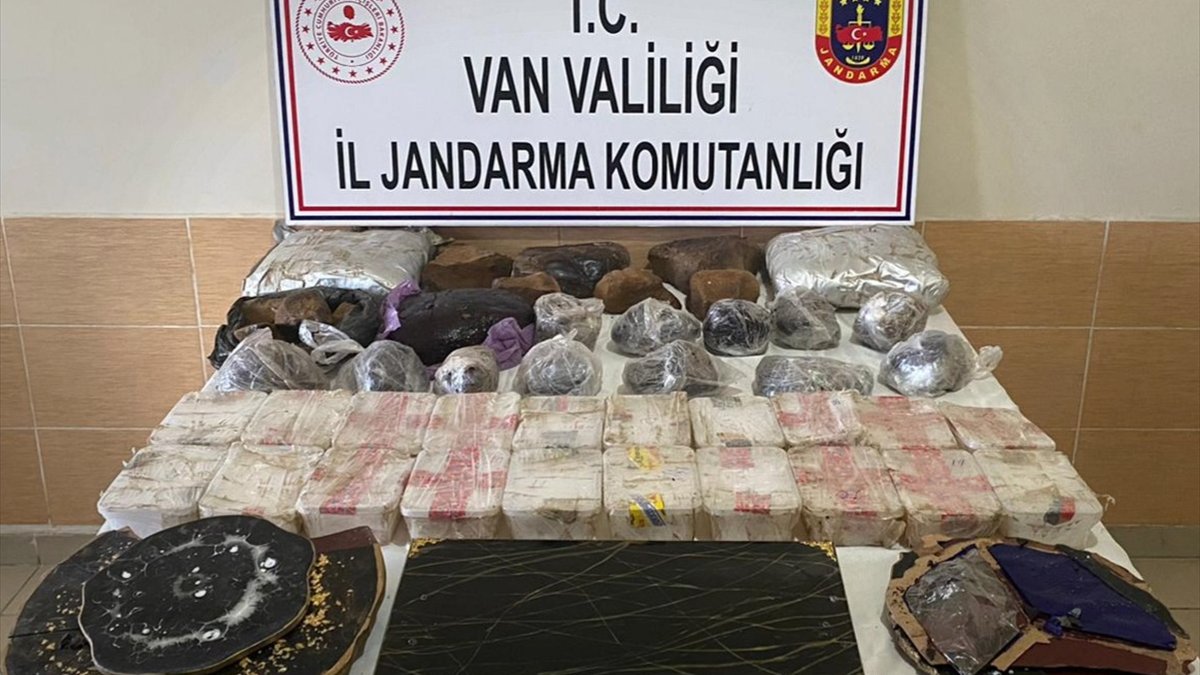 Van'da 62 kilogram uyuşturucu ele geçirildi