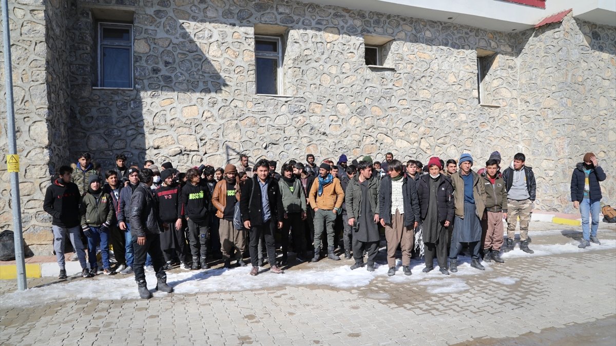 Van'da 73 düzensiz göçmen yakalandı