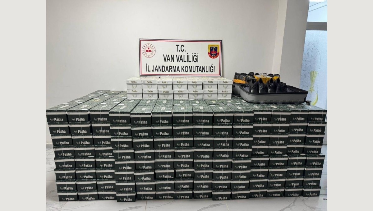 Van'da 799 çift kaçak ayakkabı ele geçirildi