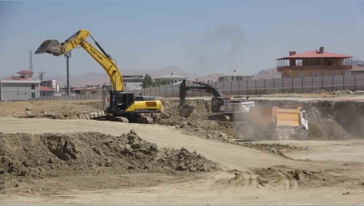 Van'da 800 yataklı şehir hastanesinin inşaatı sürüyor