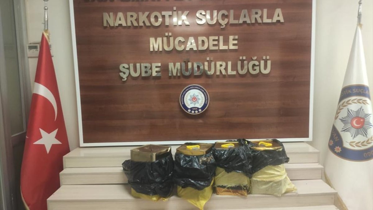 Van'da 95 kilo 240 gram likit eroin ele geçirildi