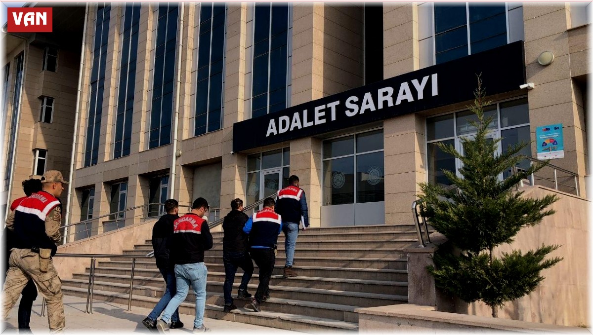 Van'da Afgan göçmenleri rehin alan 4 kişi tutuklandı