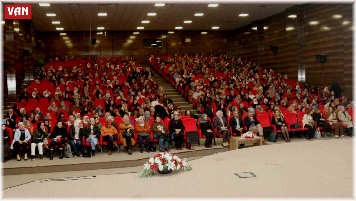 Van'da 'Aile Akademisi Seminerleri' sürüyor