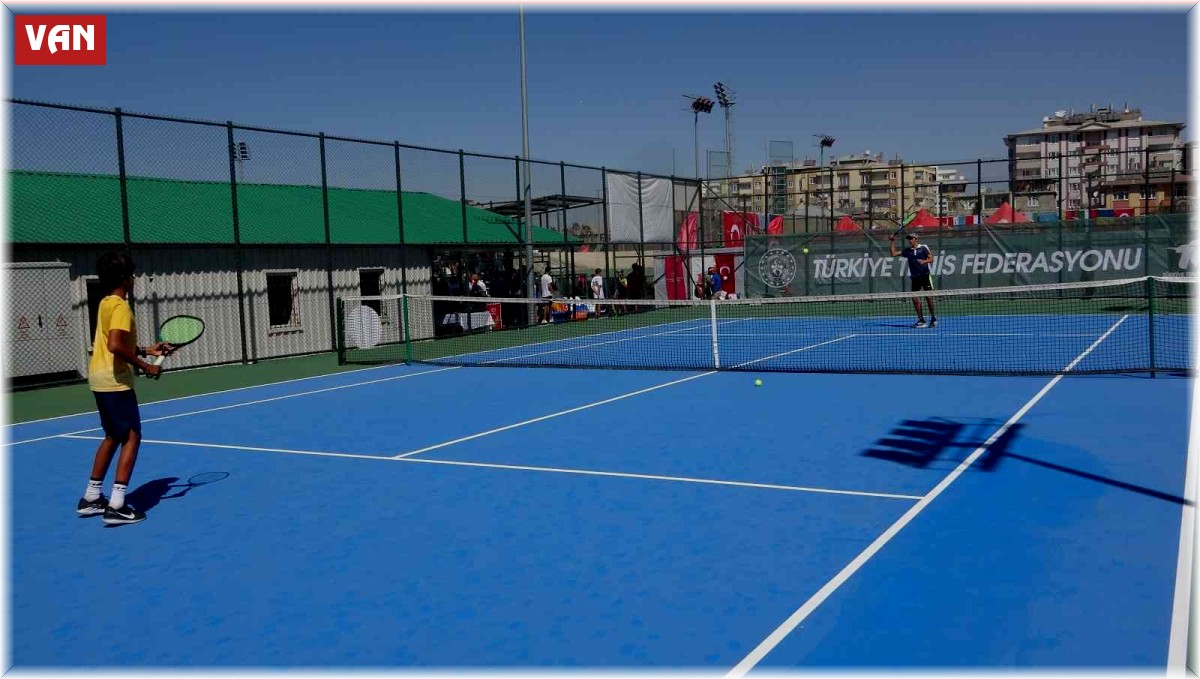 Van'da 'Akdamar Cup Uluslararası Tenis Turnuvası' başladı