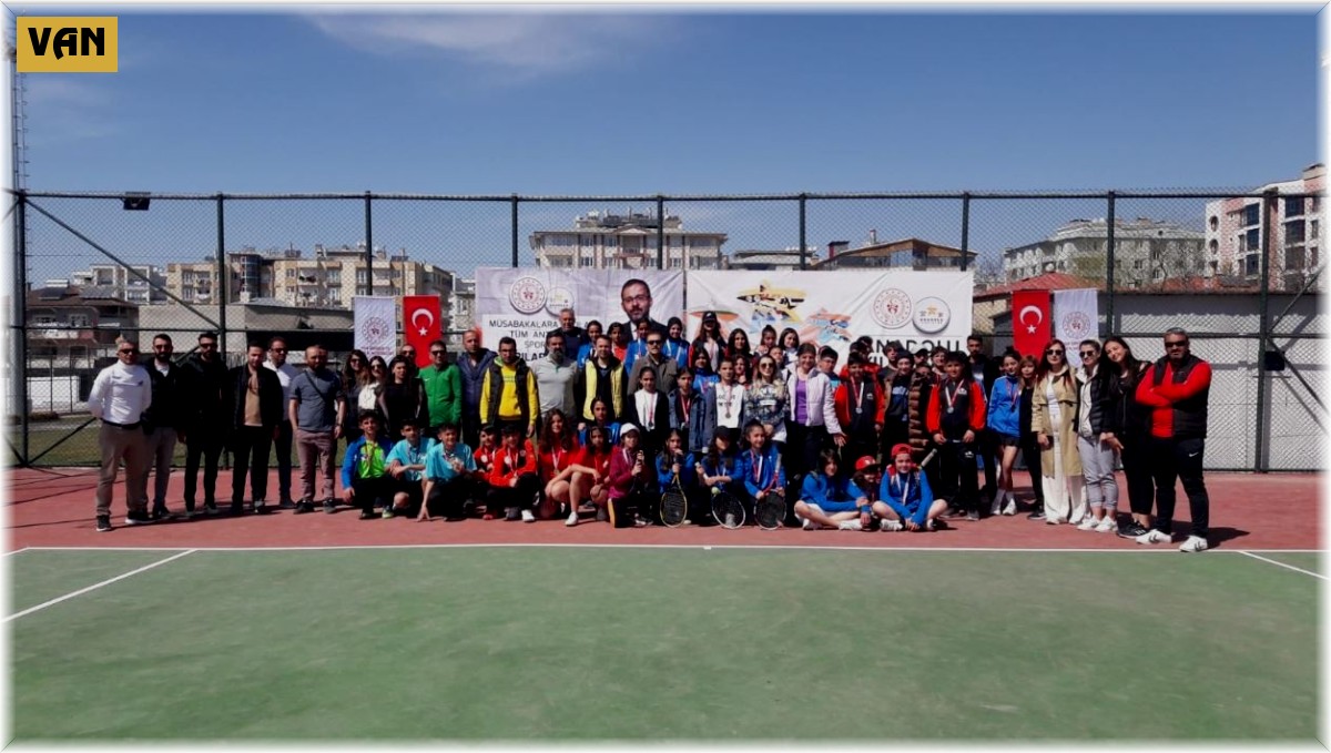 Van'da Anadolu Yıldızlar Ligi Tenis Grup Müsabakaları sona erdi