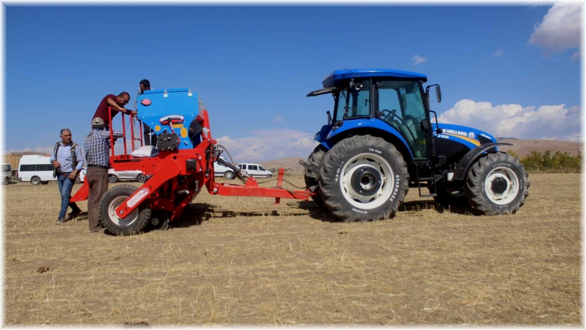 Van'da anıza direkt ekim makinesi ile ekimler başladı