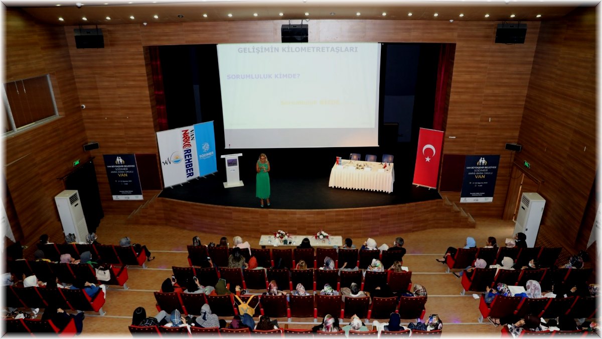 Van'da 'Anne-Baba Okulu' semineri sona erdi