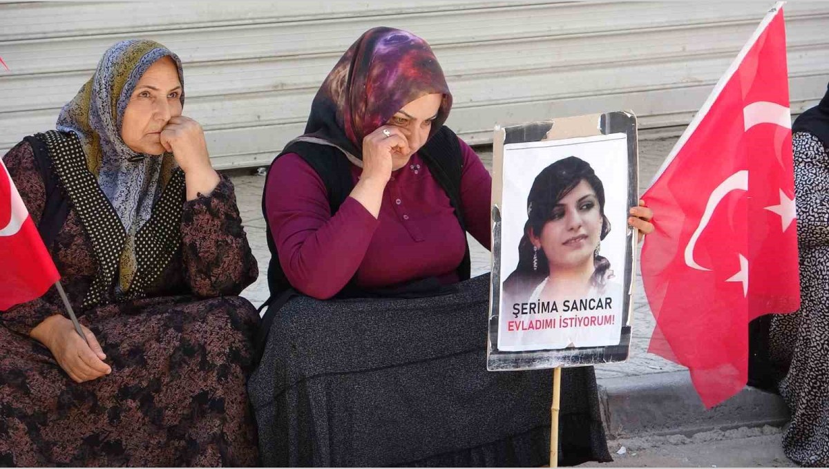 Van'da annelerin evlat nöbeti sürüyor