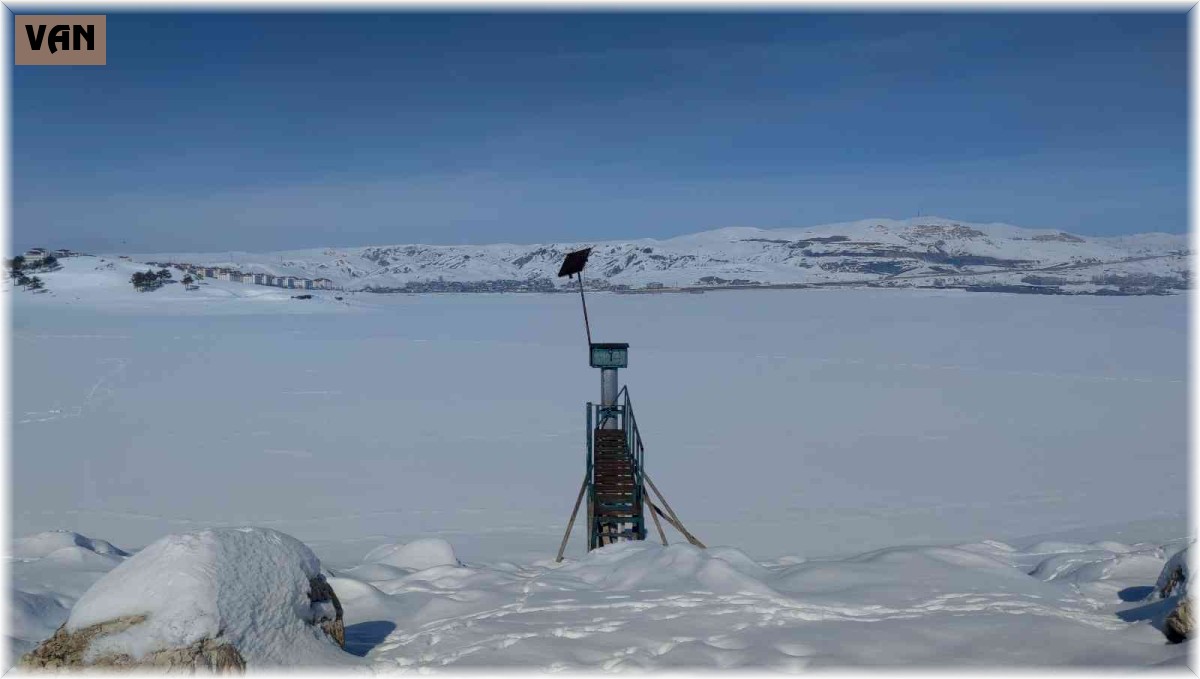 Van'da aşırı soğuklar göletleri dondurdu