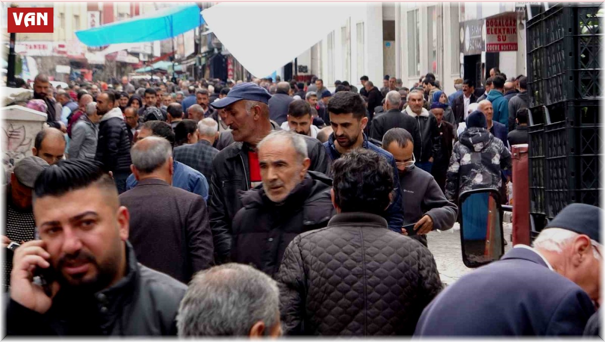 Van'da bayram alışverişinde son gün yoğunluğu