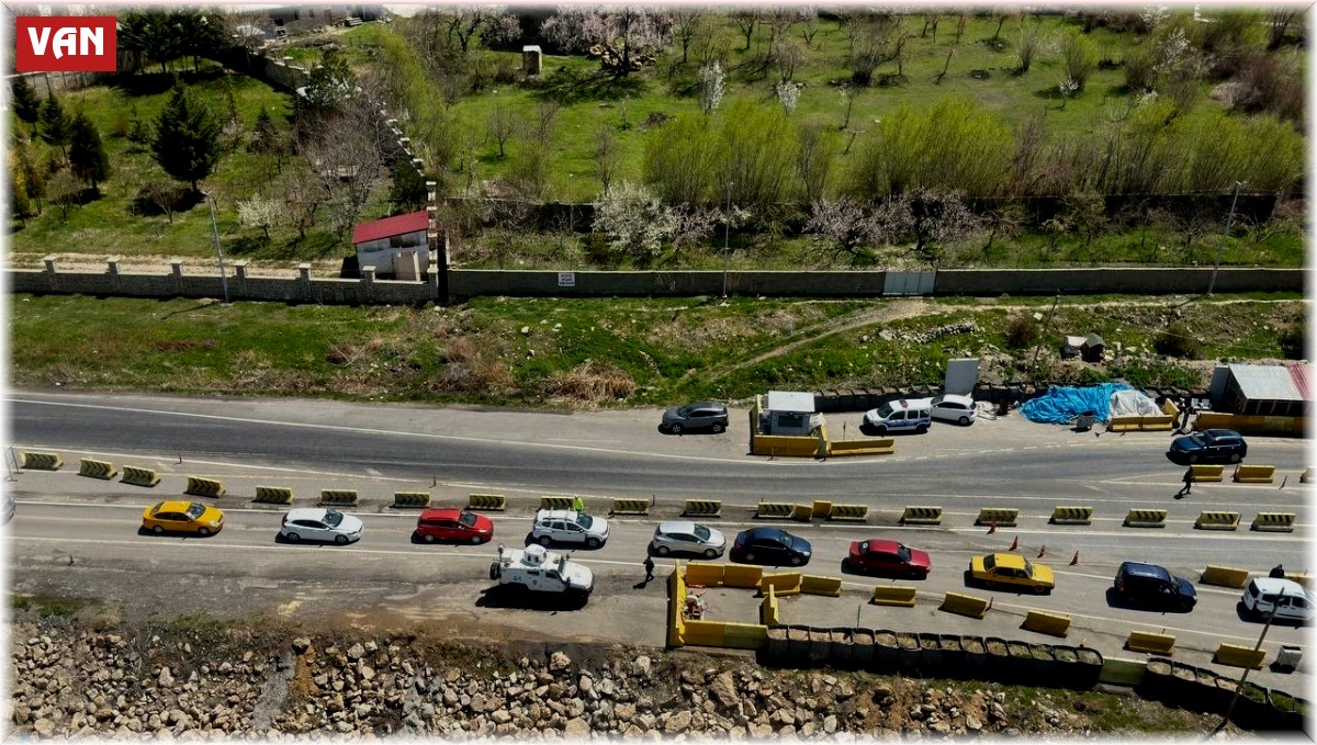 Van'da bayramın ilk günü helikopterli trafik denetimi