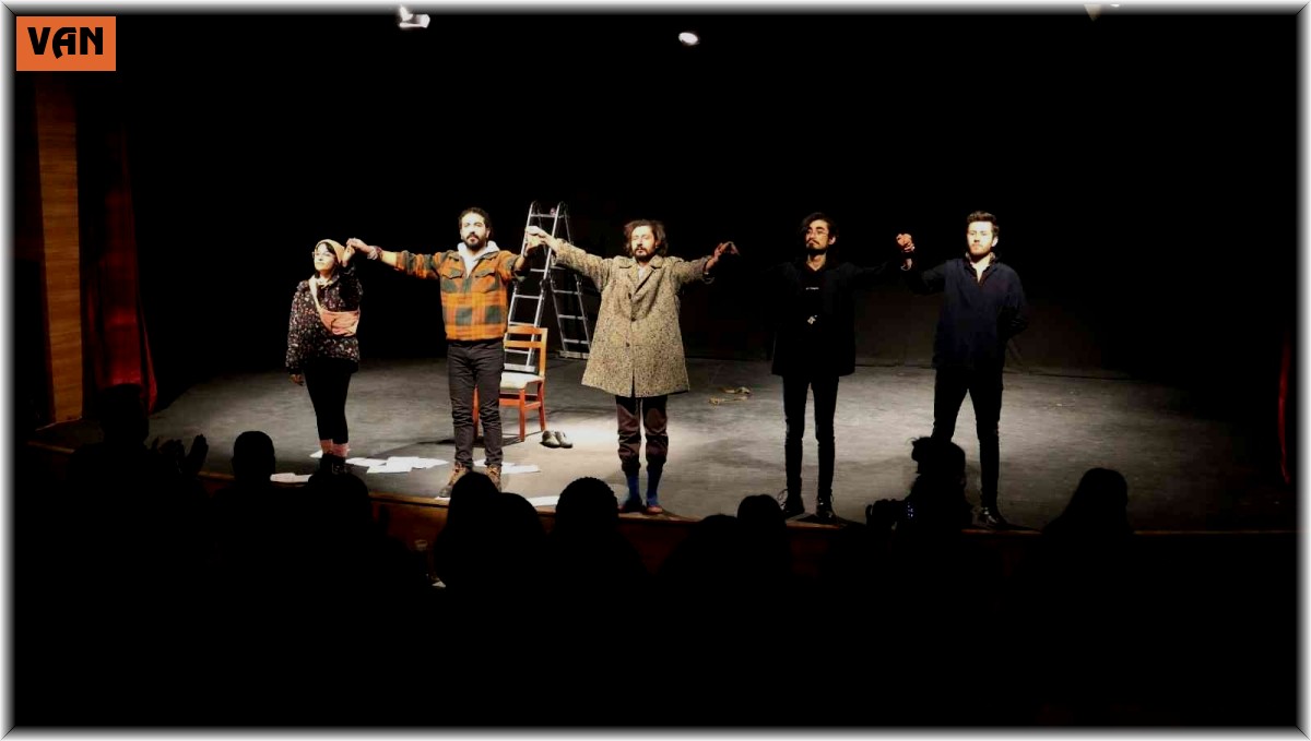 Van'da 'Ben Feuerbach' oyunu büyük ilgi gördü