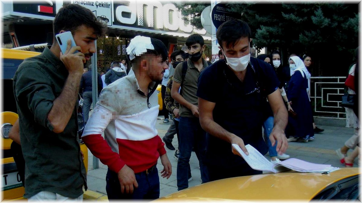 Van'da bıçaklı kavga: 2 yaralı