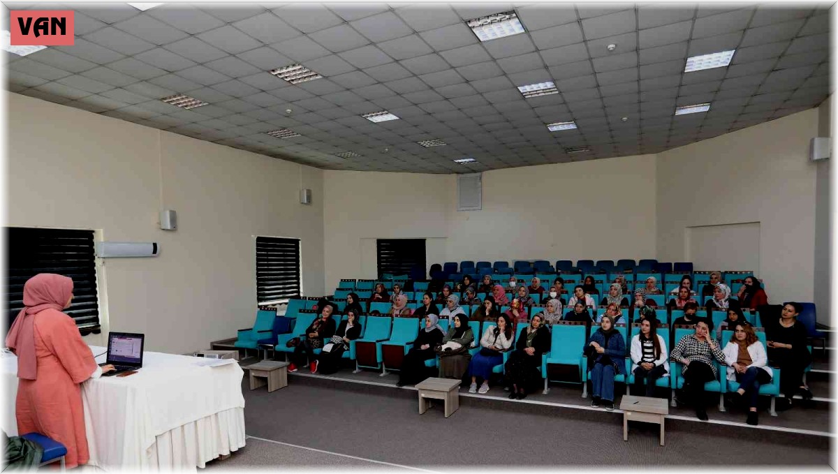 Van'da 'Bilinçli Medya Kullanımı' semineri