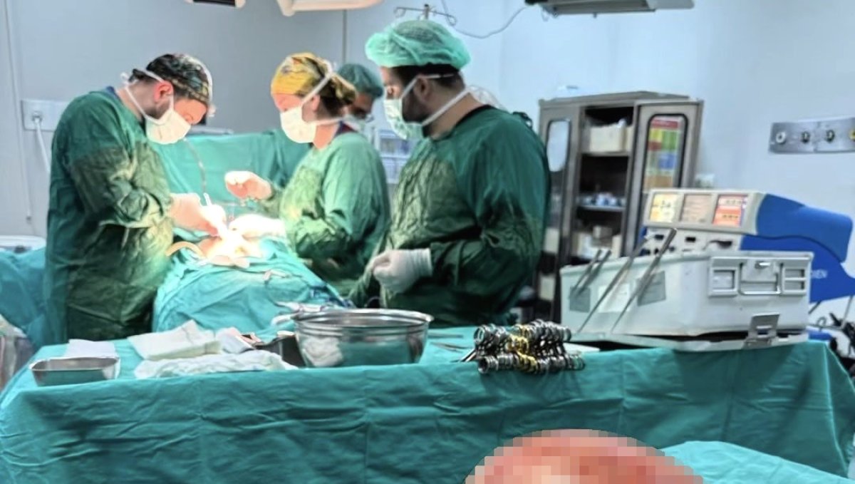 Van'da bir kadının karnından 35 santimetrelik dev kitle çıkarıldı