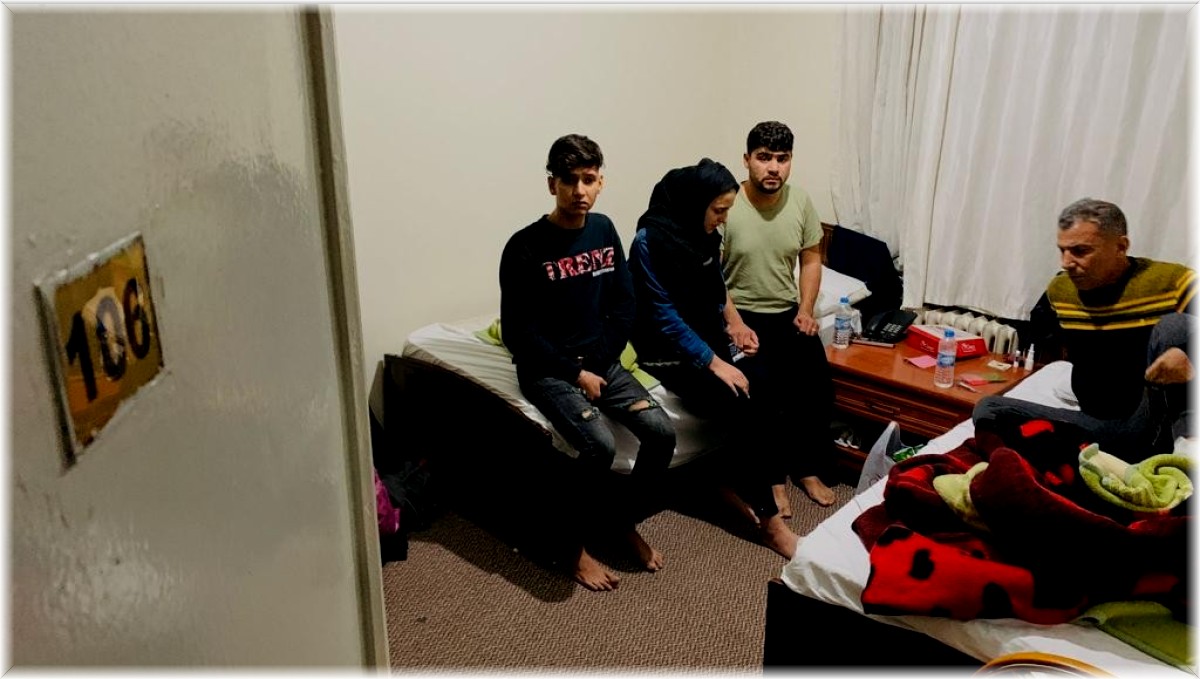 Van'da bir otelde 15 düzensiz göçmen yakalandı