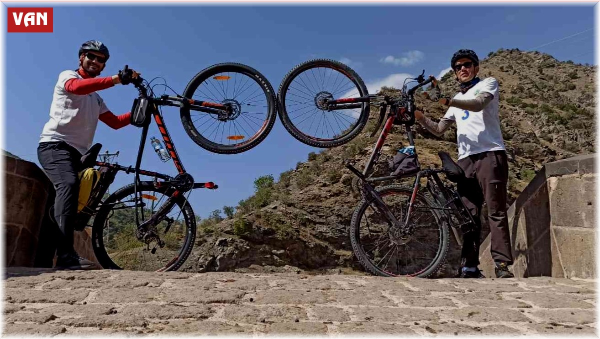 Van'da bisiklet tutkunları Zirel Vadisi'ni pedalladı