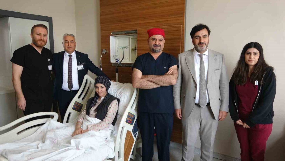 Van'da bölge tarihinde bir ilk: Göğüs kafesi açılmadan kalp ameliyatı yapıldı