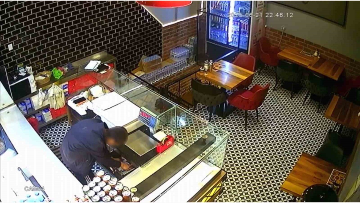 Van'da börekçide hırsızlık kameraya yansıdı