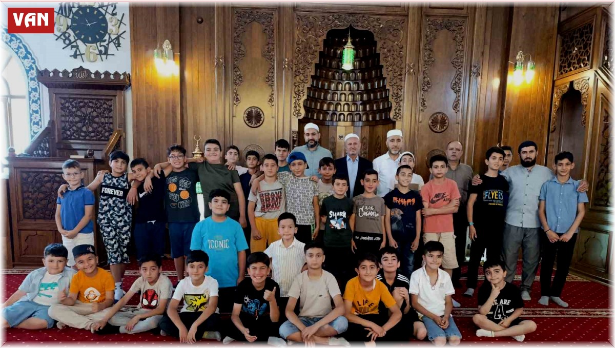 Van'da camiler çocuk sesleriyle şenlendi