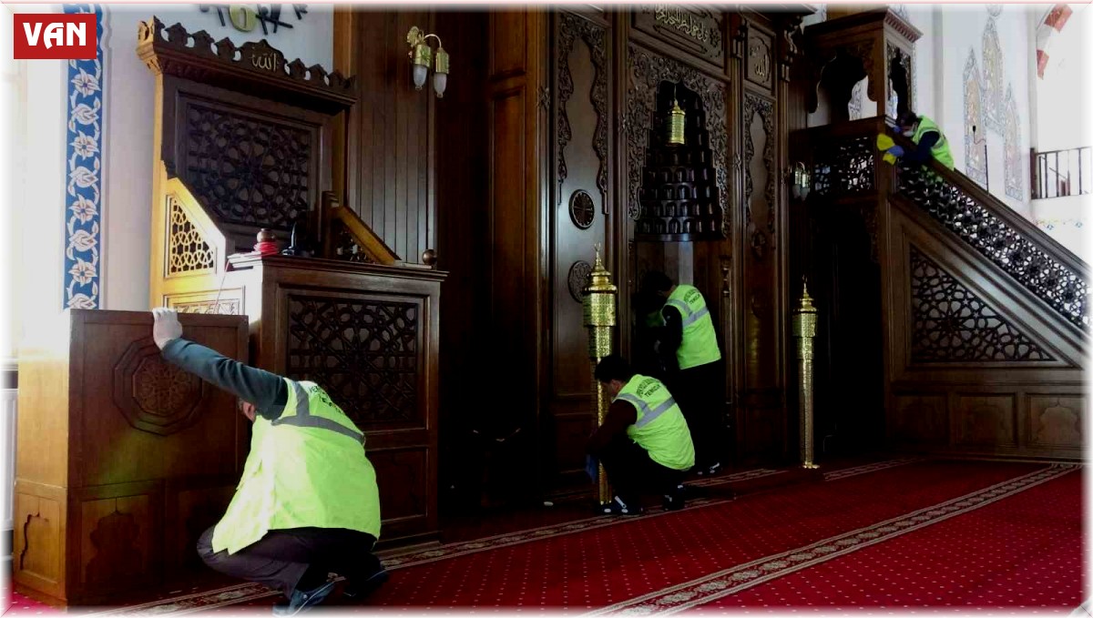 Van'da camiler Ramazan ayına hazırlanıyor