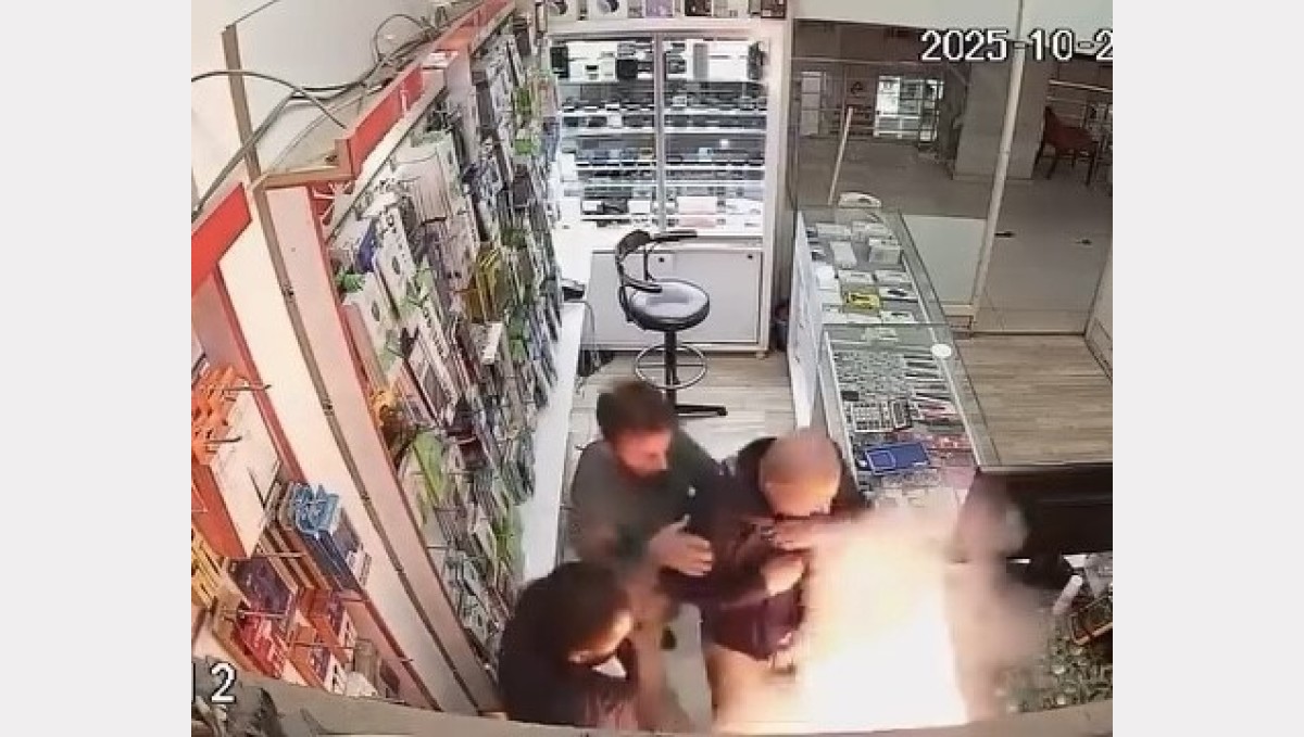 Van'da cep telefonu bataryası bomba gibi patladı