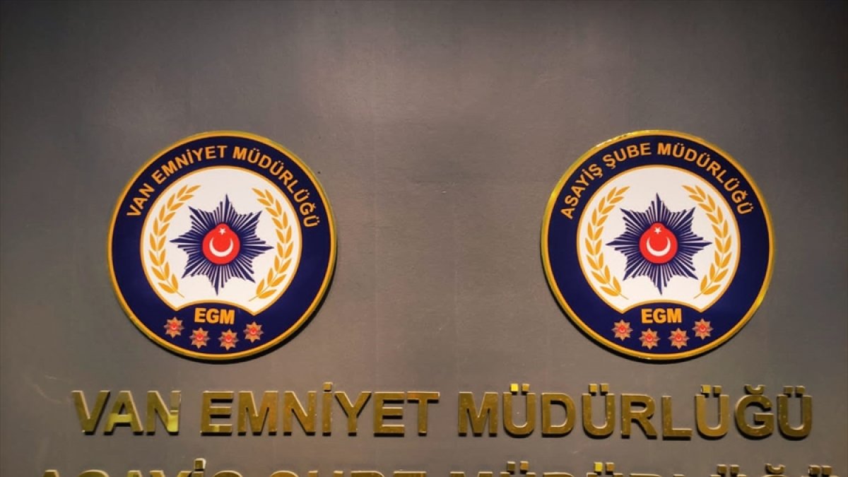 Van'da çeşitli suçlardan aranan 20 kişi tutuklandı