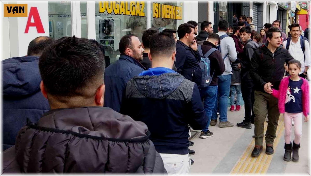 Van'da çiğ köfteye yoğun ilgi