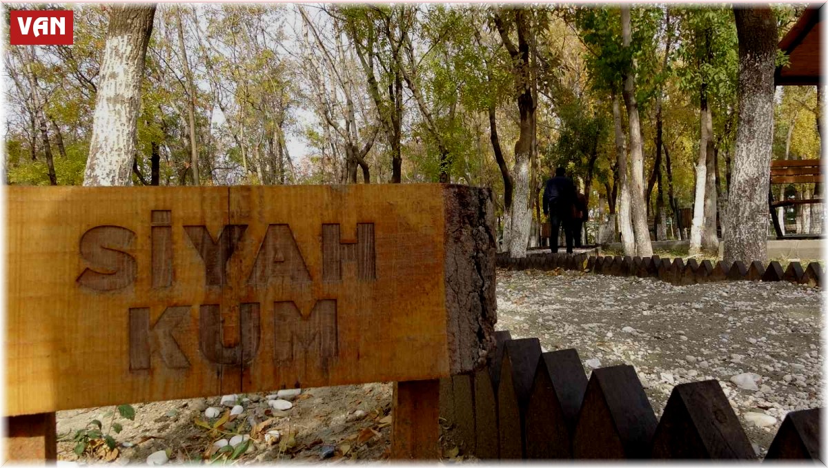 Van'da 'çıplak ayakla' yürüyenlere şifa veren yol