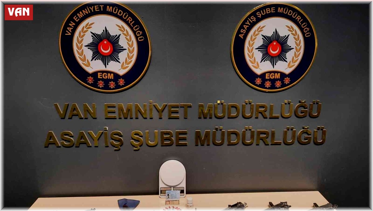 Van'da değişik suçların faili oldukları iddiasıyla 4 kişi tutuklandı