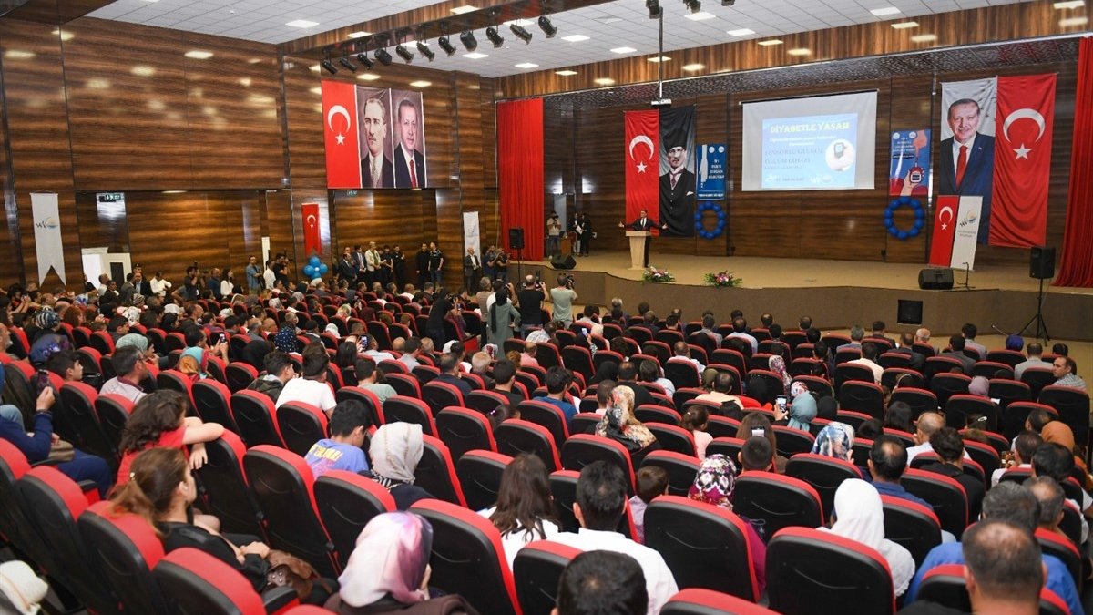 Van'da diyabet hastası 300 çocuğa şeker ölçüm cihazı dağıtıldı