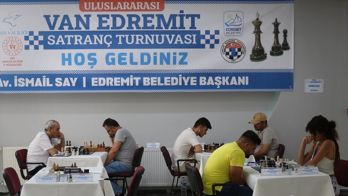 Van'da düzenlenen uluslararası satranç turnuvası devam ediyor