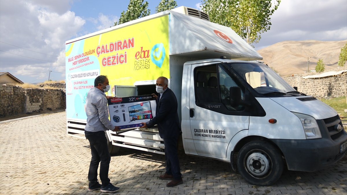 Van'da EBA'ya erişim sağlayamayan 1000 öğrenciye tablet desteği