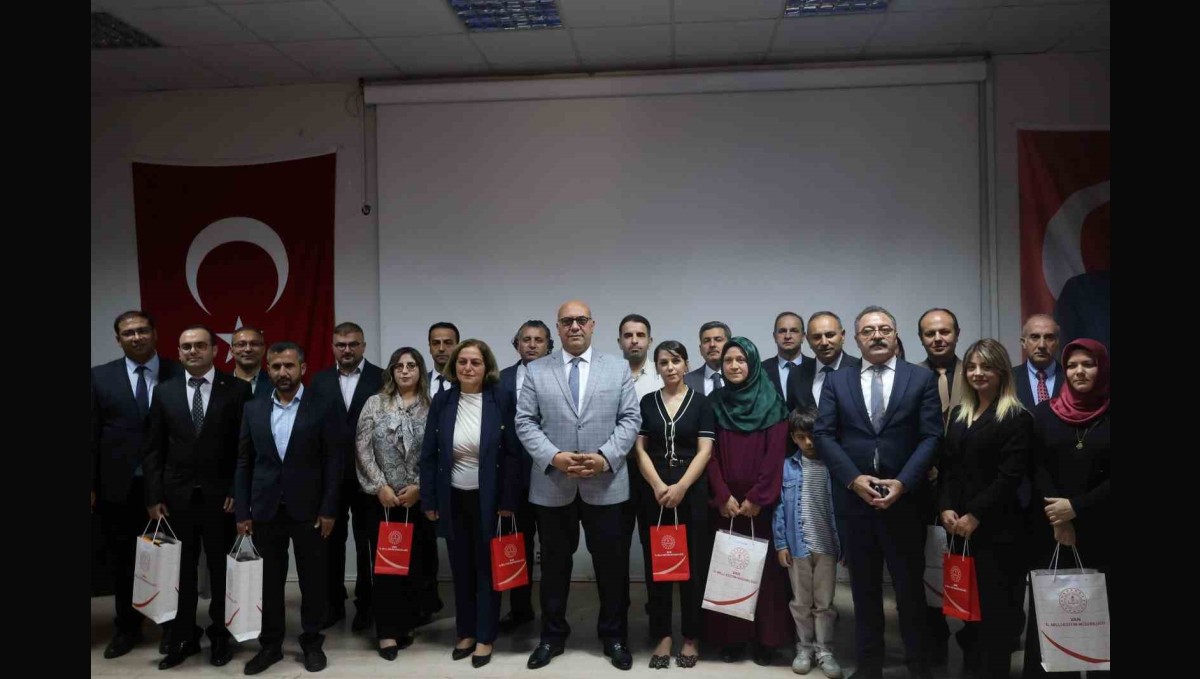 Van'da "Eğitimde İyi Örnekler" ödülleri sahiplerini buldu
