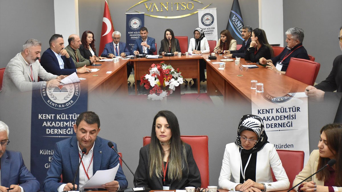 Van'da eğitimde motivasyon kaybı, dayanıklılık ve sürdürülebilir başarı masaya yatırıldı